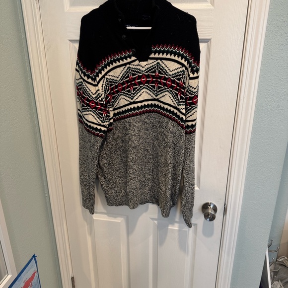 Men's Sweater Collection - Assorted Colors SIZE LARGE - Picture 9 of 11